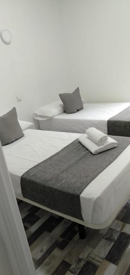 Hostal Noche Y Dia Madrid Exteriör bild