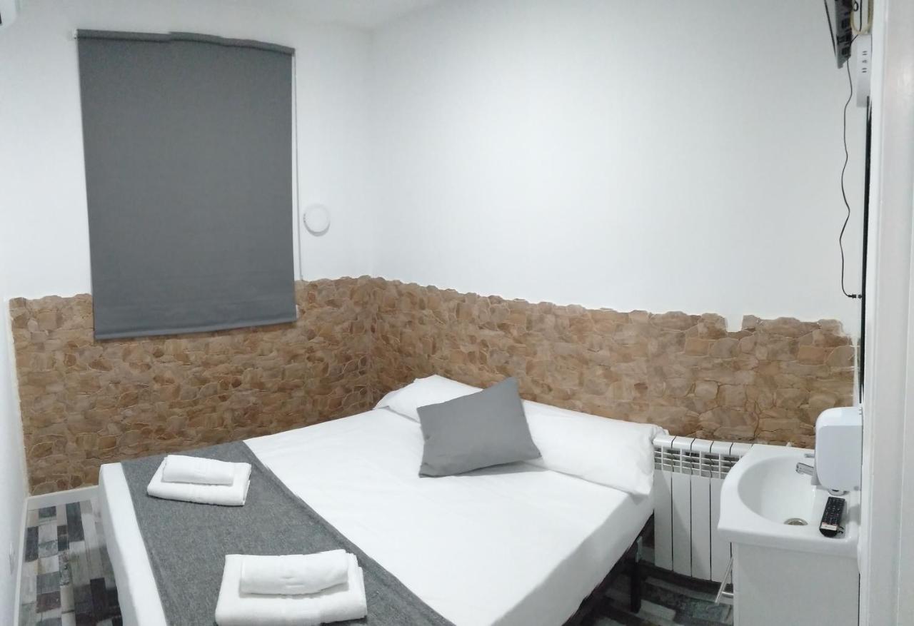 Hostal Noche Y Dia Madrid Exteriör bild