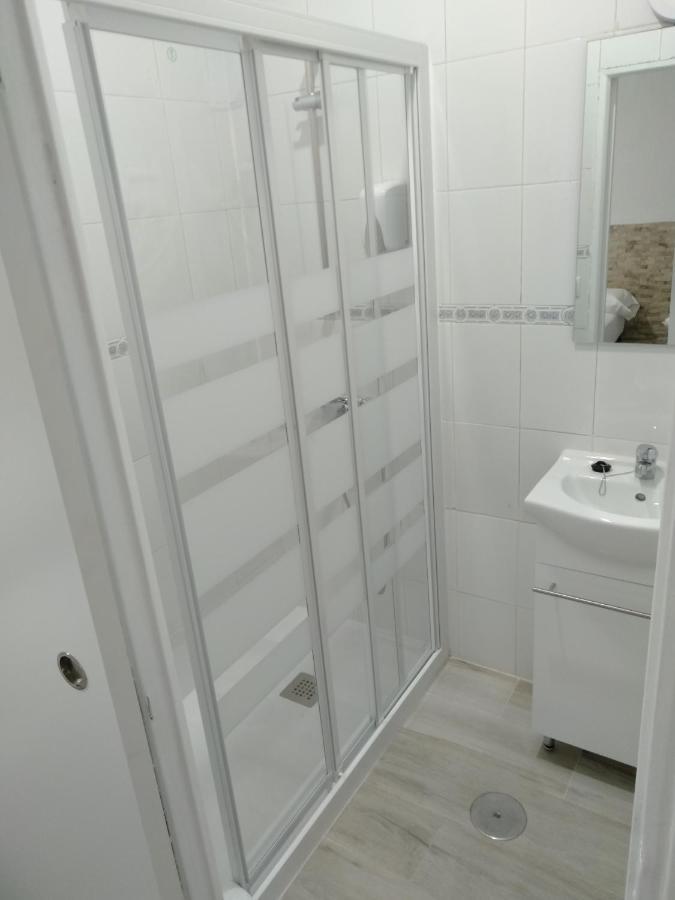Hostal Noche Y Dia Madrid Exteriör bild