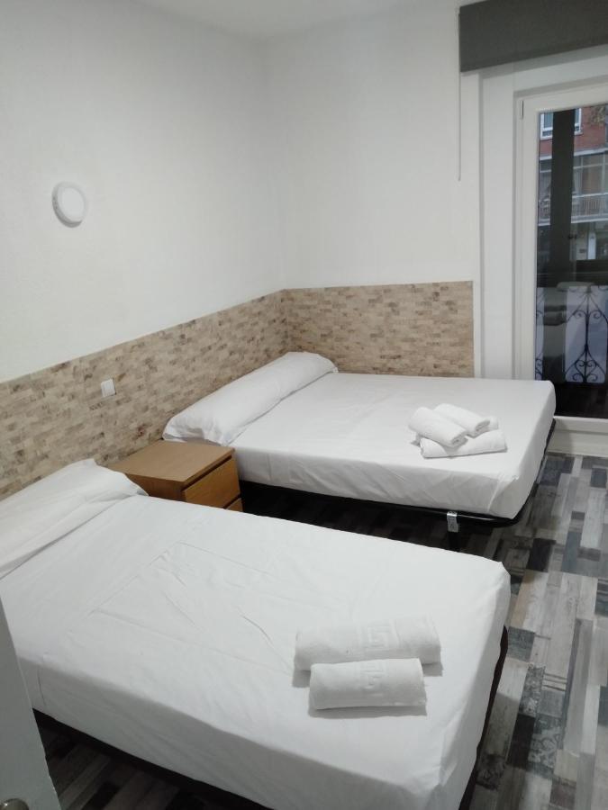 Hostal Noche Y Dia Madrid Exteriör bild