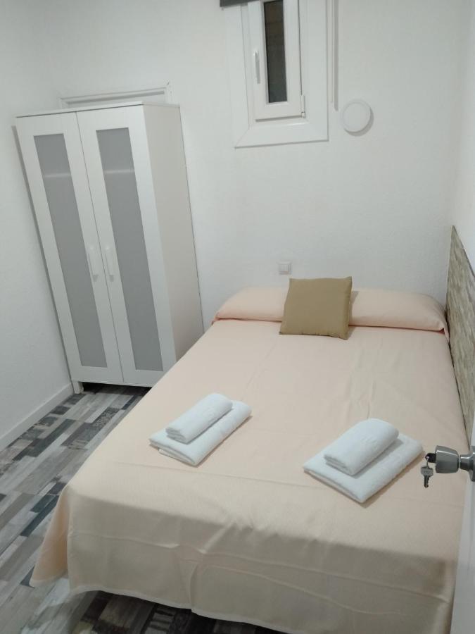 Hostal Noche Y Dia Madrid Exteriör bild